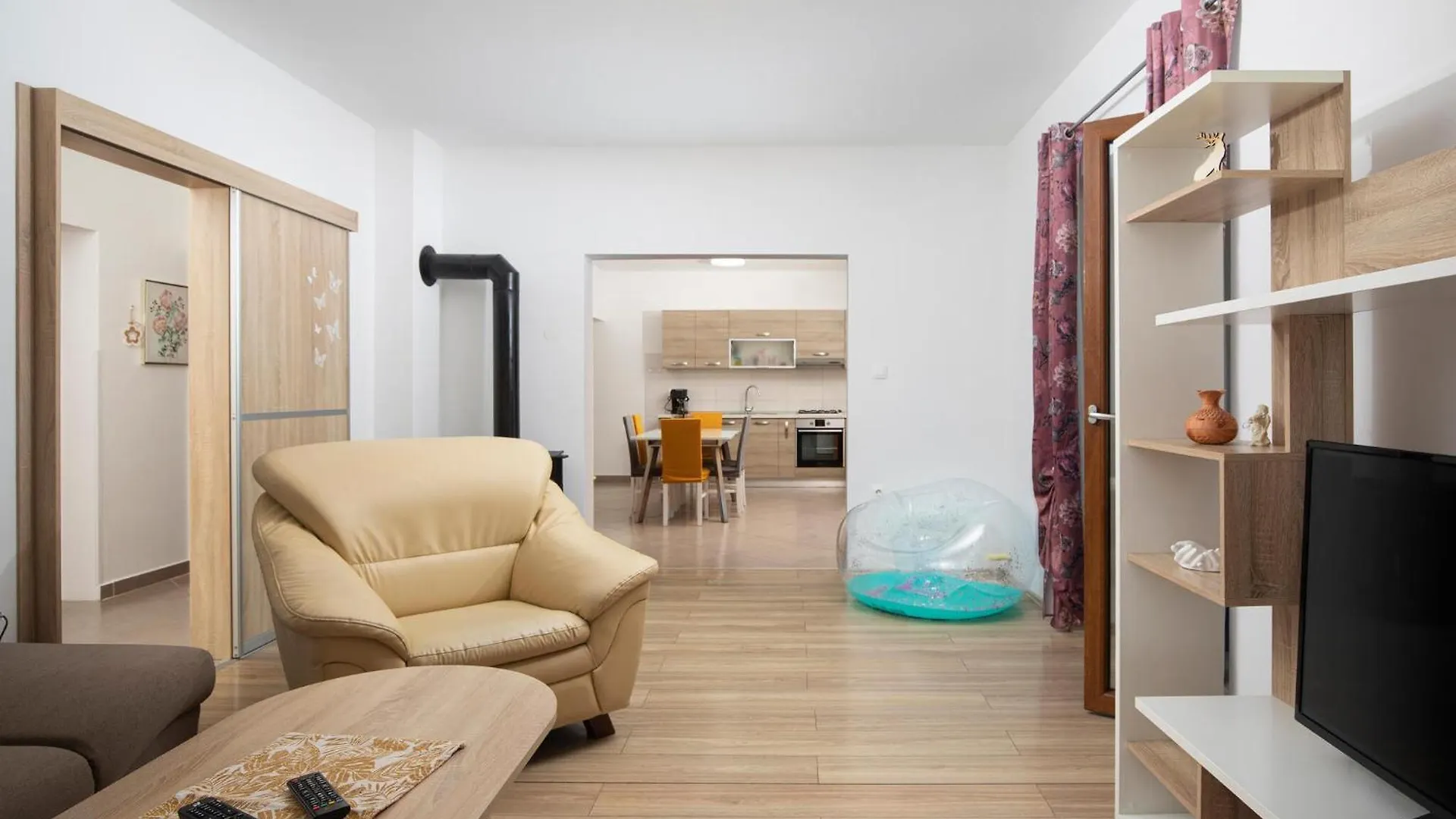 Tatil Evi Cozy Home In Marcana With Kitchen Divšići Hırvatistan