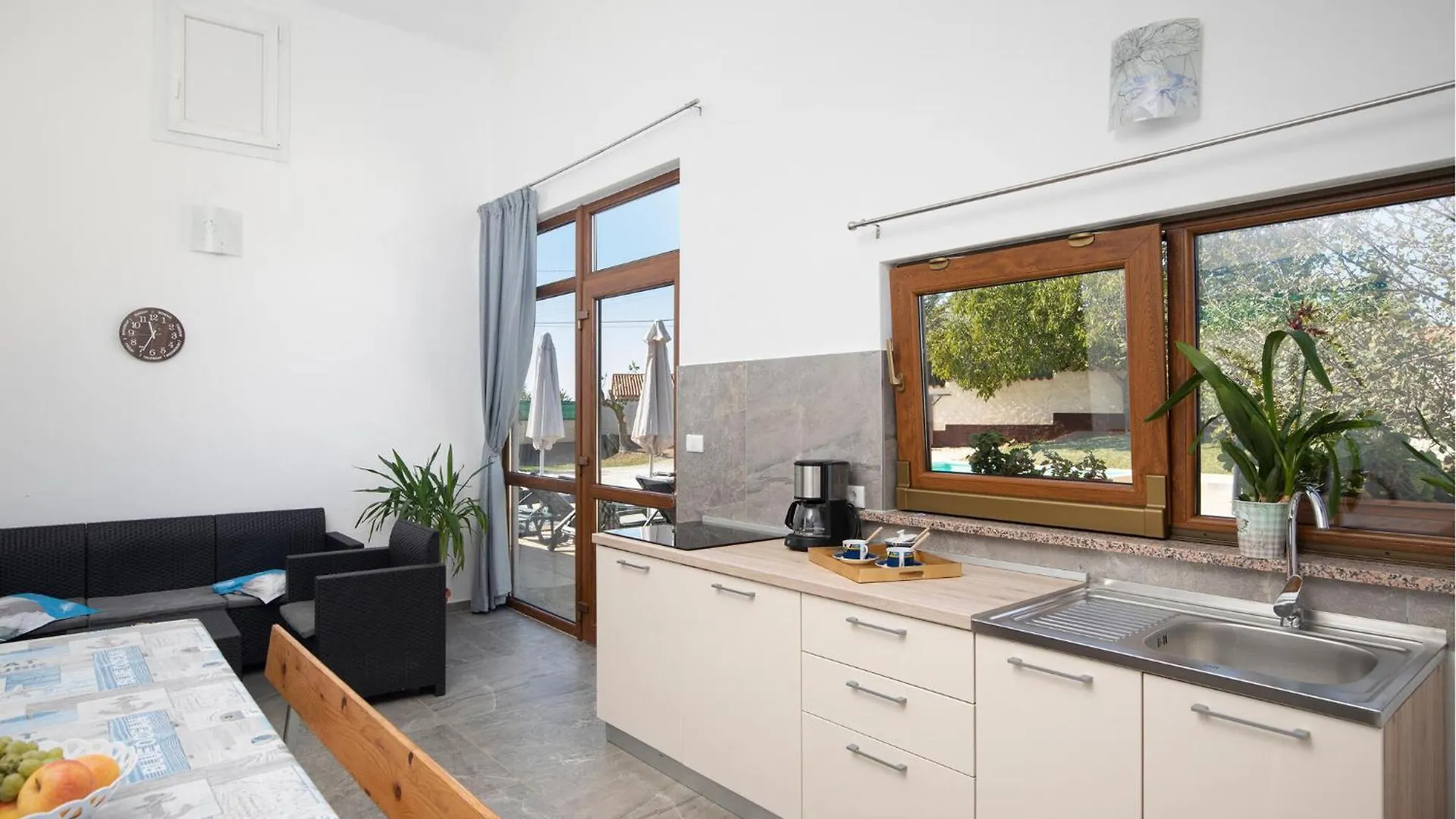 Tatil Evi Cozy Home In Marcana With Kitchen Divšići