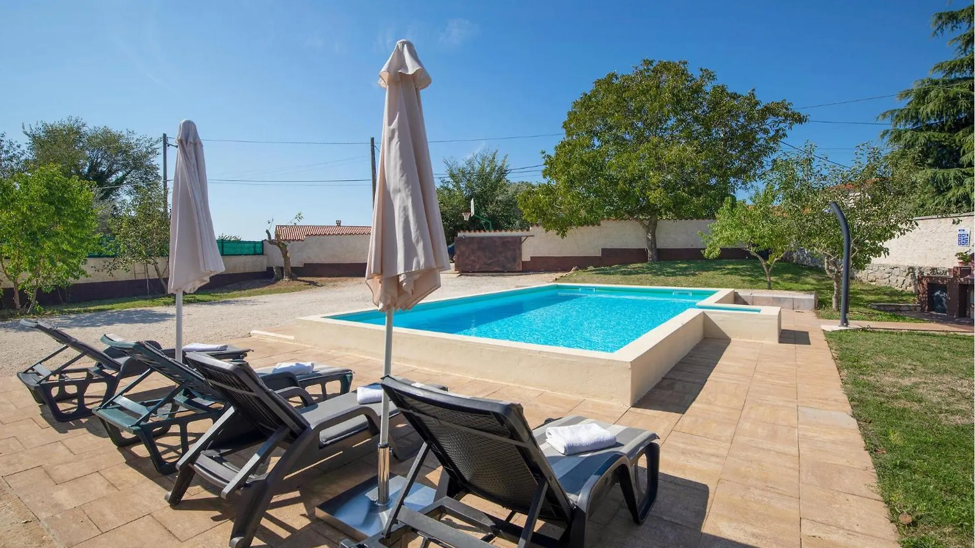 Tatil Evi Cozy Home In Marcana With Kitchen Divšići